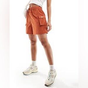 Nike loose fit high rise cargo‎ shorts orange rust women’s size small new casual